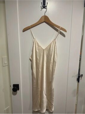 100% silk gold label slip Victoria secret